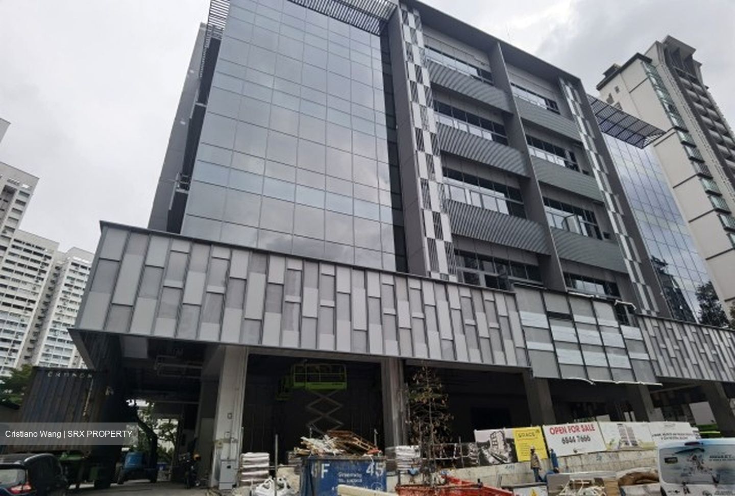 Space 18 (D12), Warehouse #561137771